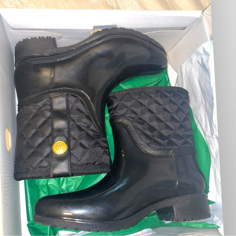 Tommy Hilfiger‎ Quilted Rain / Snow Boots, Navy, Like New, Size 7